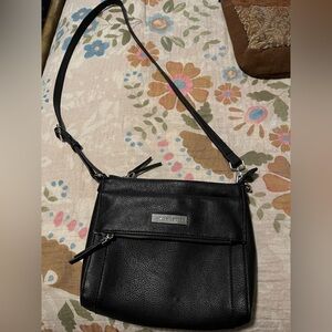 Immaculate NWOT Black Leather Liz Claiborne Purse/Crossbody Bag